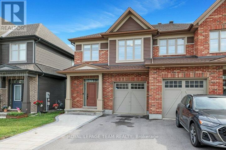 Property Photo: 702 Vivera Place ON K2S 2M8