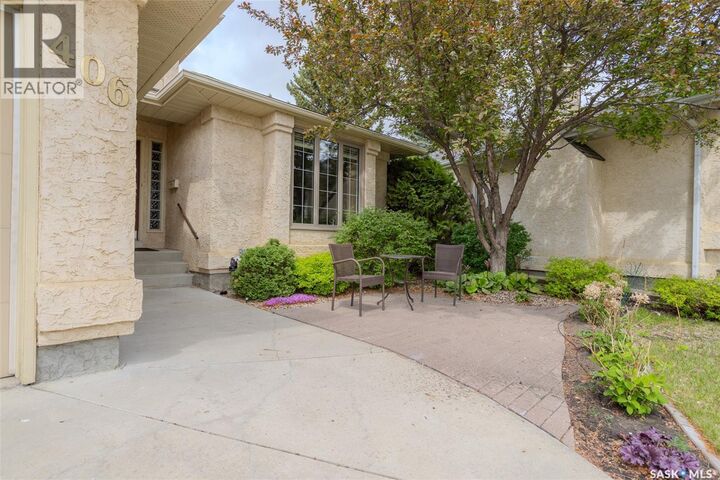 Property Photo:  406 Braeburn Crescent  SK S7V 1A5 