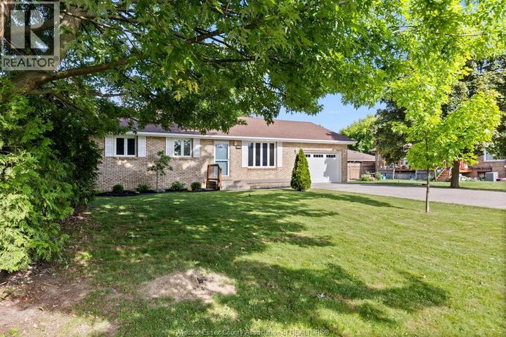 Property Photo:  231 Oak Street  ON N0R 1N0 