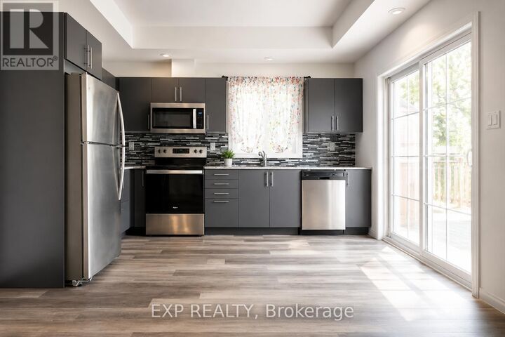 Property Photo: 205 West Oak Trail 40 ON N2R 0R9