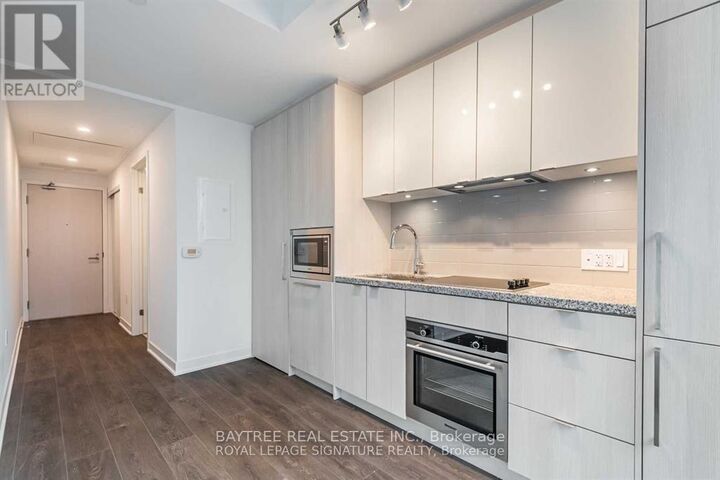 Property Photo:  115 Blue Jays Way 4311  ON M5V 0N4 