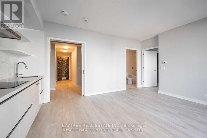 Property Photo: 2221 Yonge Street 1701 ON M4S 0B8