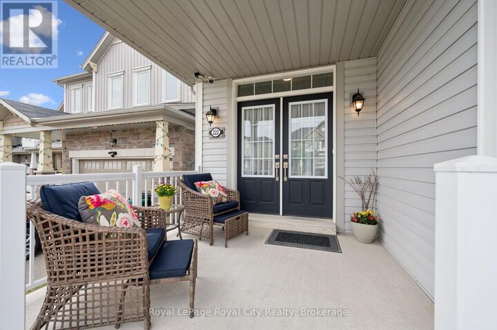 Property Photo:  222 Dolman Street  ON N0B 1M0 