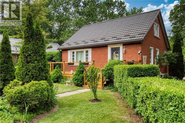Property Photo: 5 Brentwood Avenue ON N2H 2C4