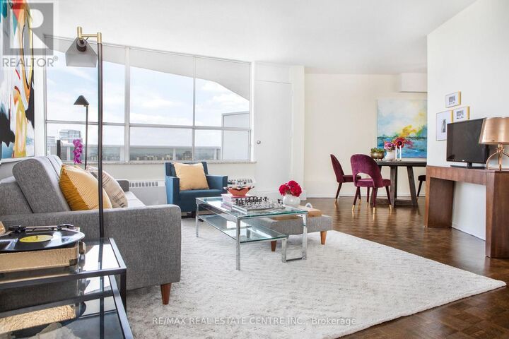 Property Photo:  150 Graydon Hall Drive 1612  ON M3A 3B3 