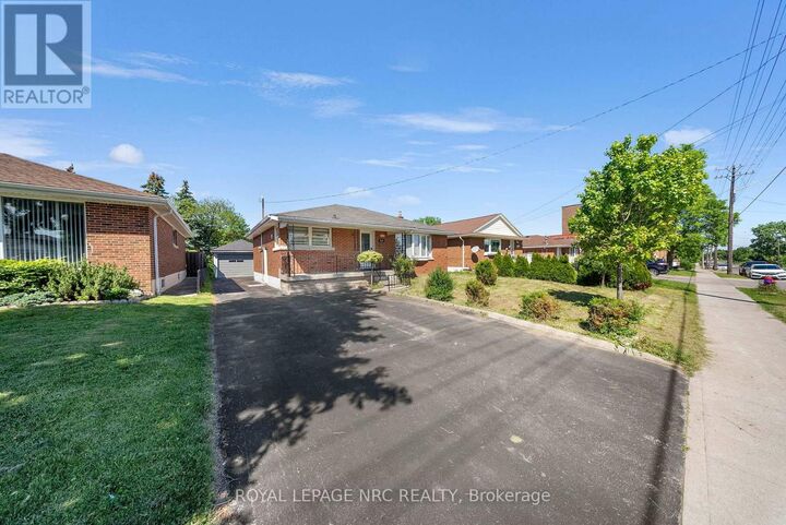 Property Photo:  959 Mohawk Road East  ON L8T 2R9 