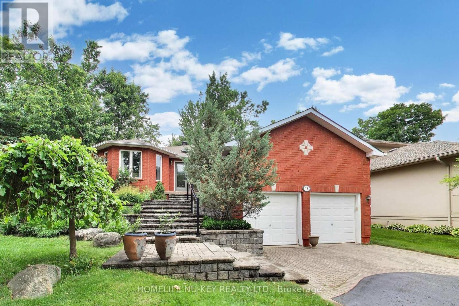 Property Photo:  78 Brown Wood Drive  ON L4M 6M6 