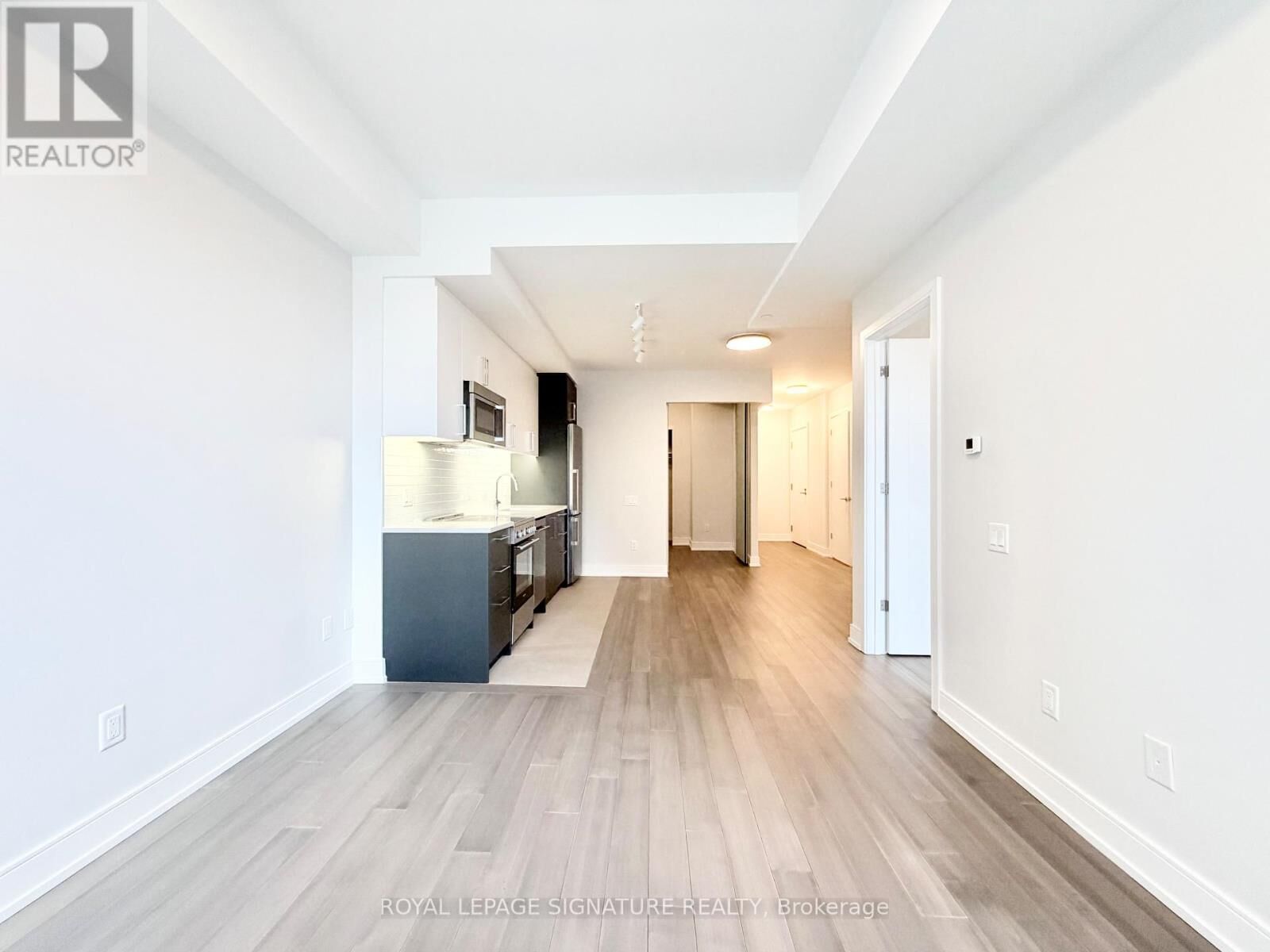 Property Photo:  664 Spadina Avenue 504  ON M5S 0G4 