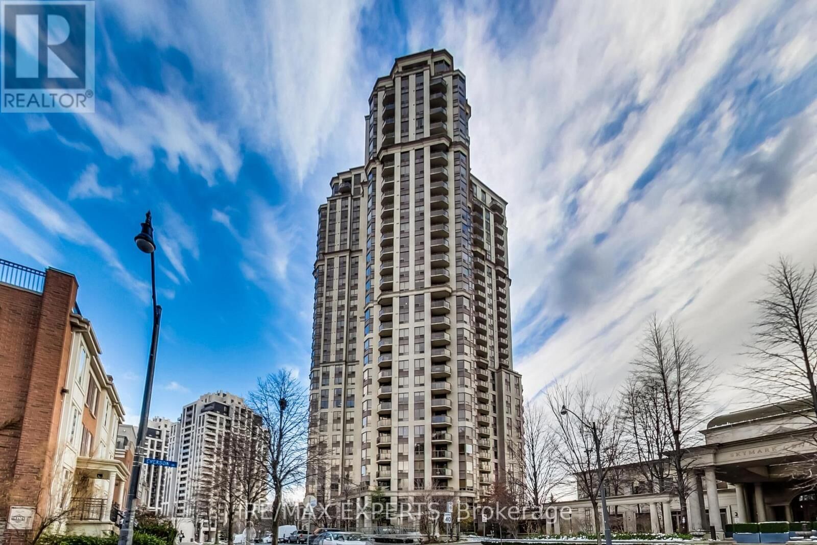 Property Photo: 80 Harrison Garden Boulevard 215 ON M2N 7E3