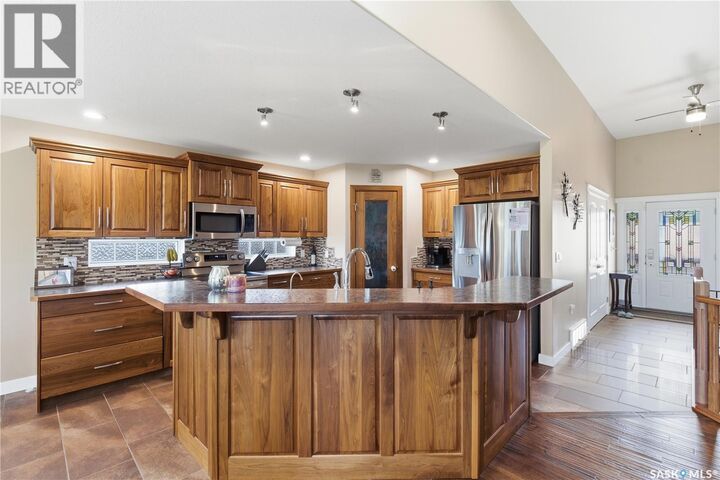 Property Photo:  206 1st Avenue S  SK S0M 2K0 