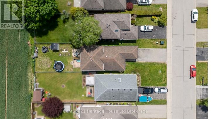 Property Photo:  7 Kara Lane  ON N4G 5M2 