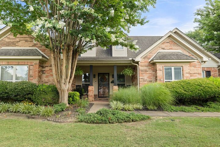 Property Photo:  206 Catalpa  AR 72364 