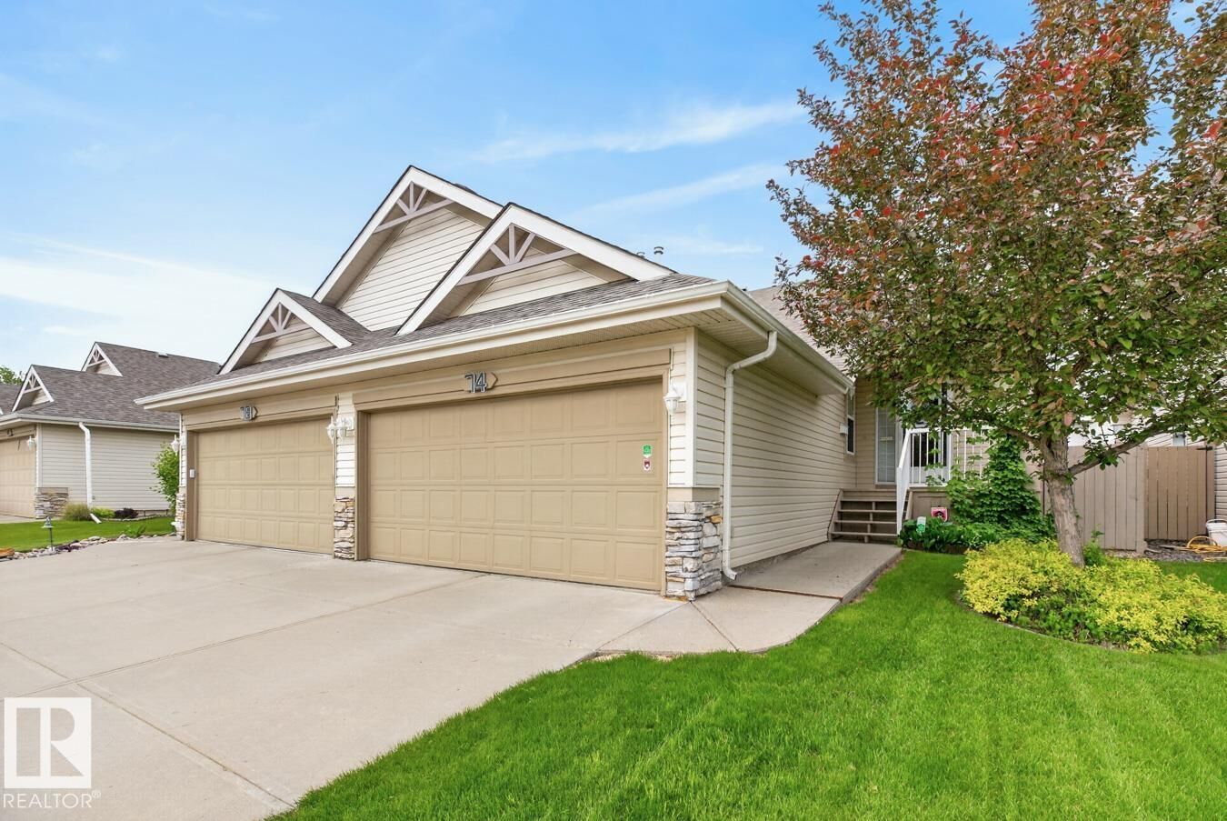 Property Photo:  74 Christina Court  AB T8H 2H4 
