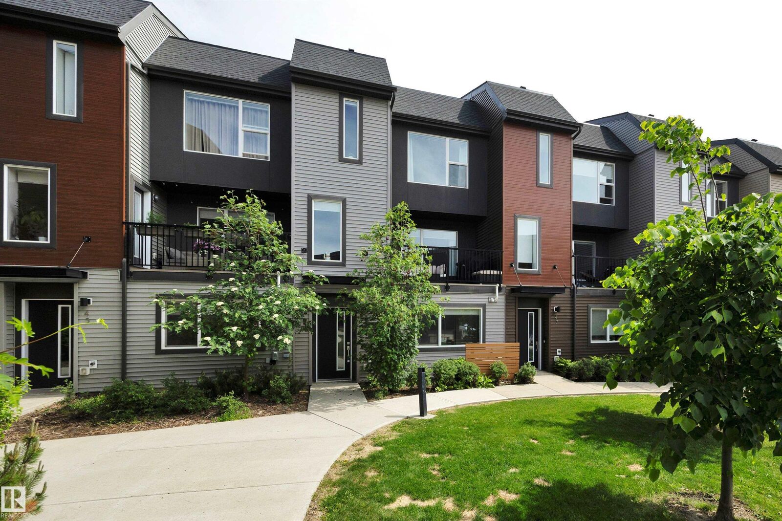 Property Photo:  1075 Rosenthal Boulevard NW 46  AB T5T 7G5 