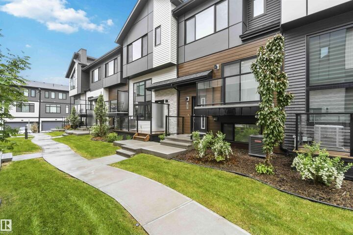 Property Photo: 1729 Keene Crescent SW 33 AB T6W 4B6