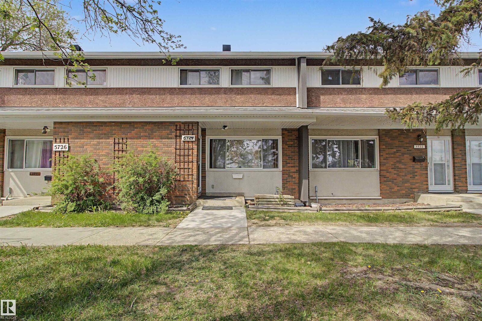 Property Photo:  5724 143 Avenue NW  AB T5A 1K1 