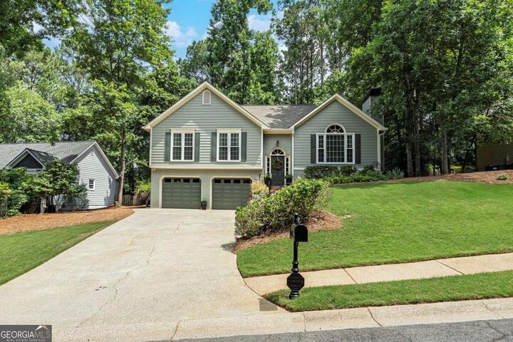 Property Photo: 916 Fernwood Road GA 30189