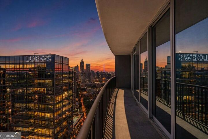 Property Photo: 1080 Peachtree Street NE 3304 GA 30309