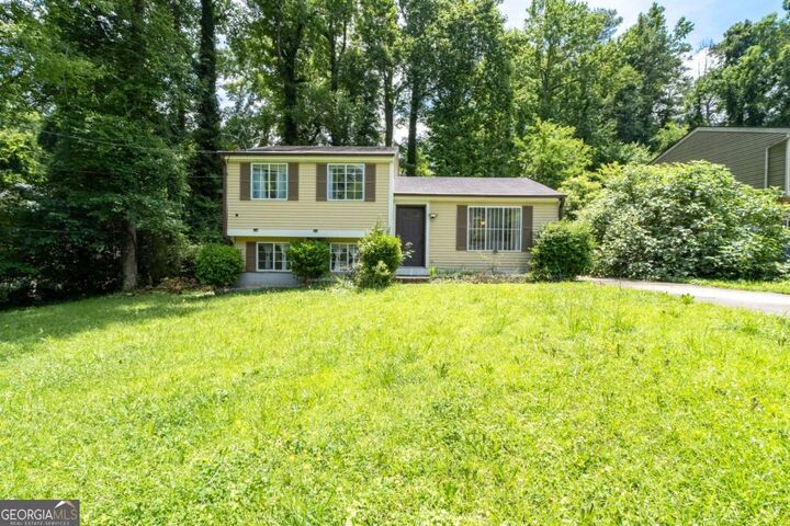 Property Photo: 726 Lawndale Court GA 30093