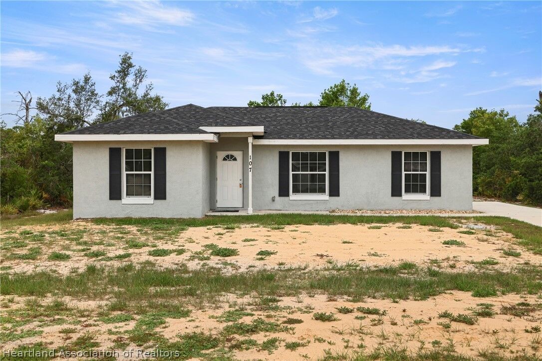 Property Photo:  107 Elba Drive NE  FL 33852 