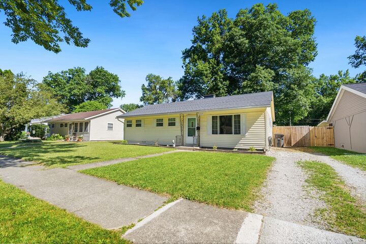 Property Photo: 2429 Hazelwood Avenue IN 46805-2331