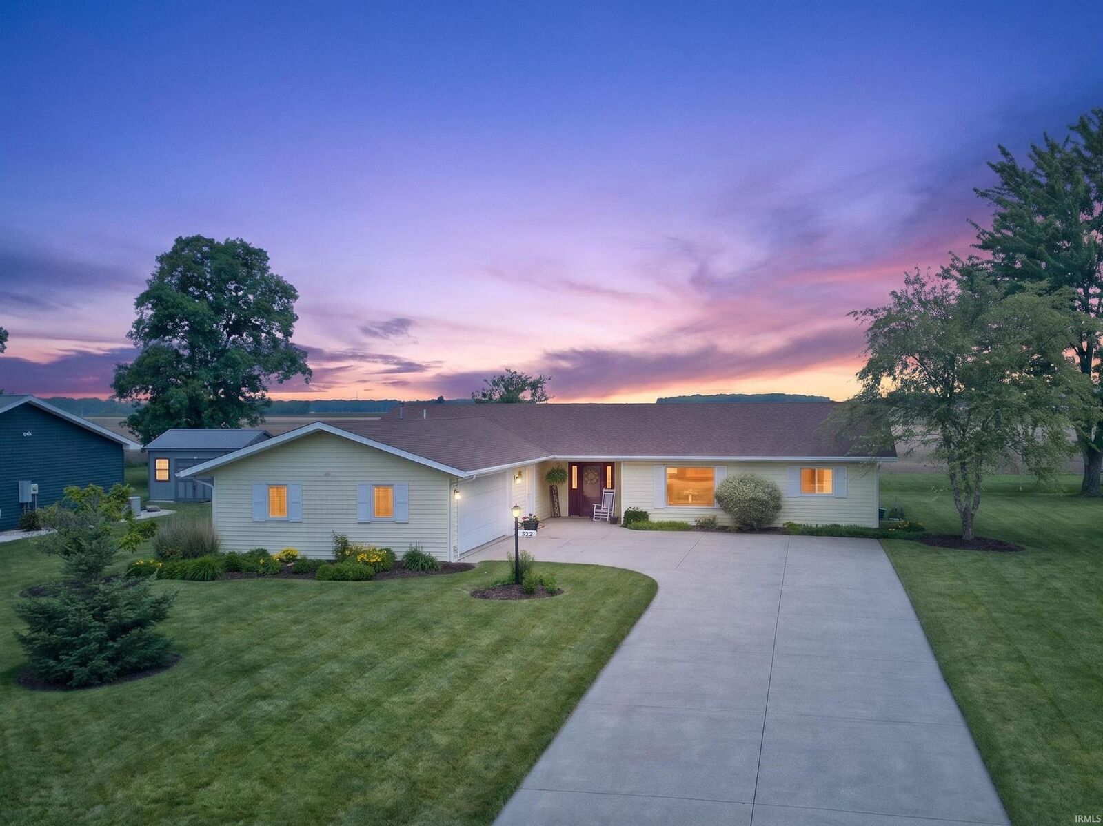 Property Photo:  422 Meadow Lane  IN 46777-9385 