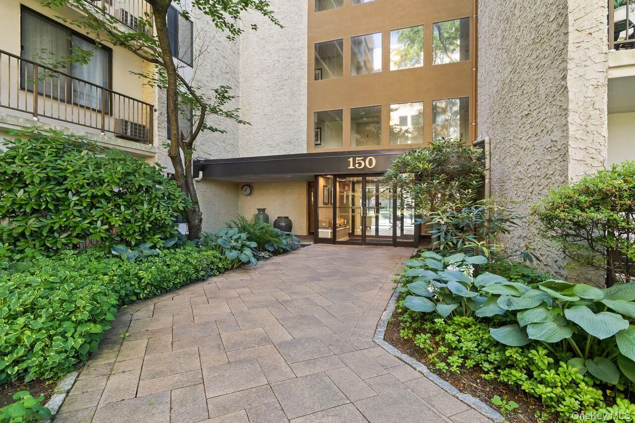 Property Photo: 150 Overlook 5F NY 10566
