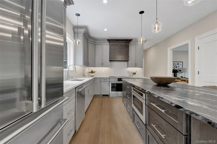 Property Photo:  35 Shady Brook Lane  NY 10567 
