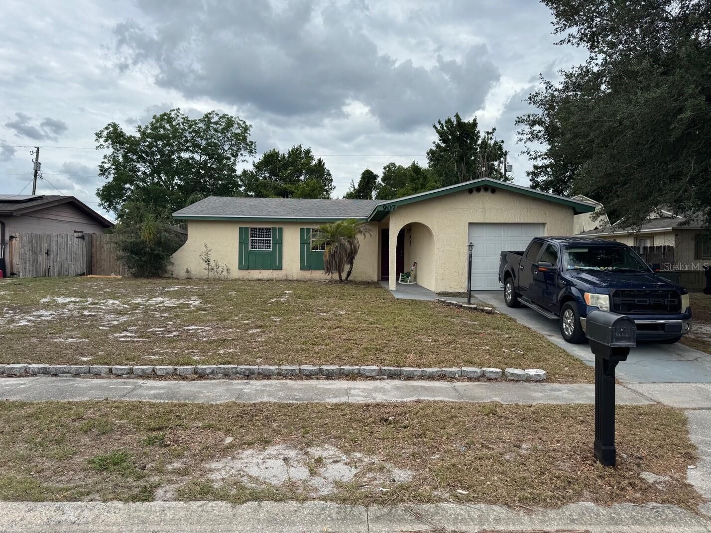 Property Photo: 907 Hyland Springs Drive FL 34761