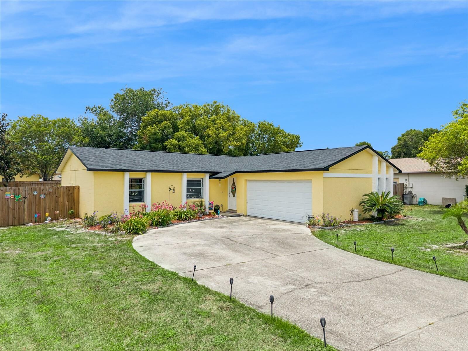 Property Photo:  1023 Worthing Court  FL 32792 
