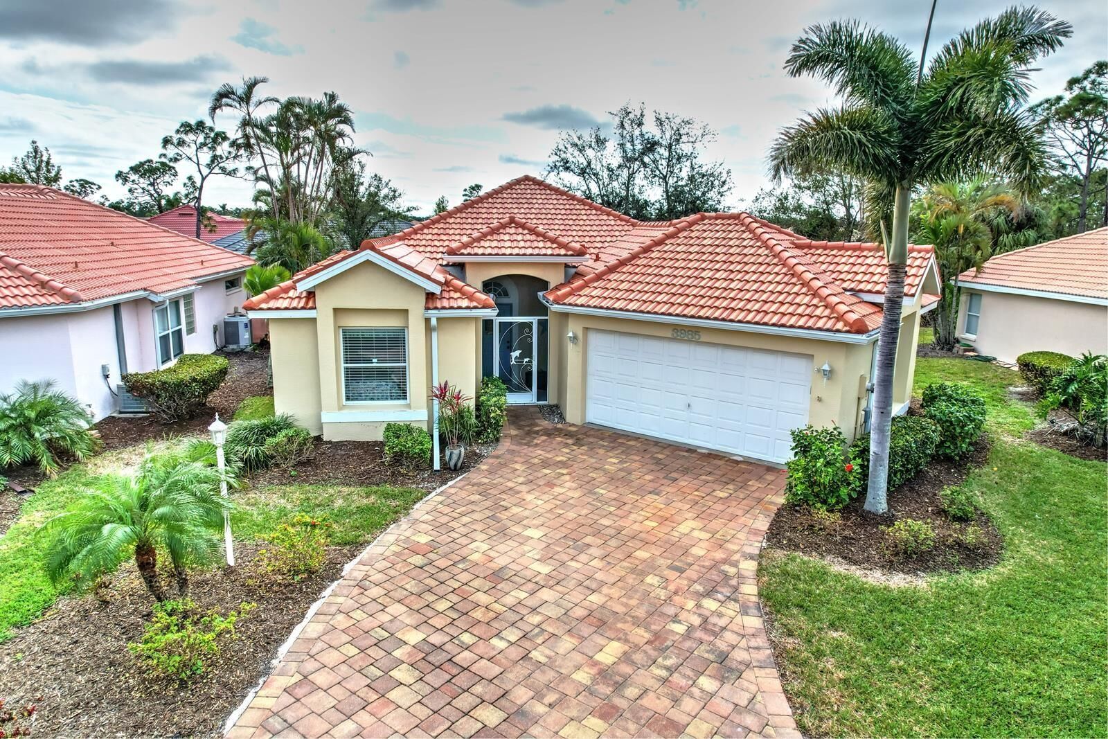 Property Photo: 3985 Cape Cole Boulevard FL 33955