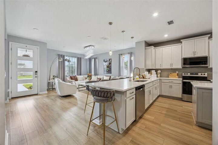 Property Photo: 11492 Sunsail Avenue FL 32832