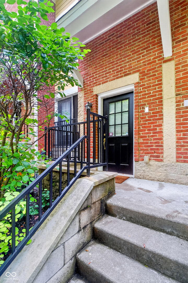 Property Photo: 1037 Reserve Way IN 46220