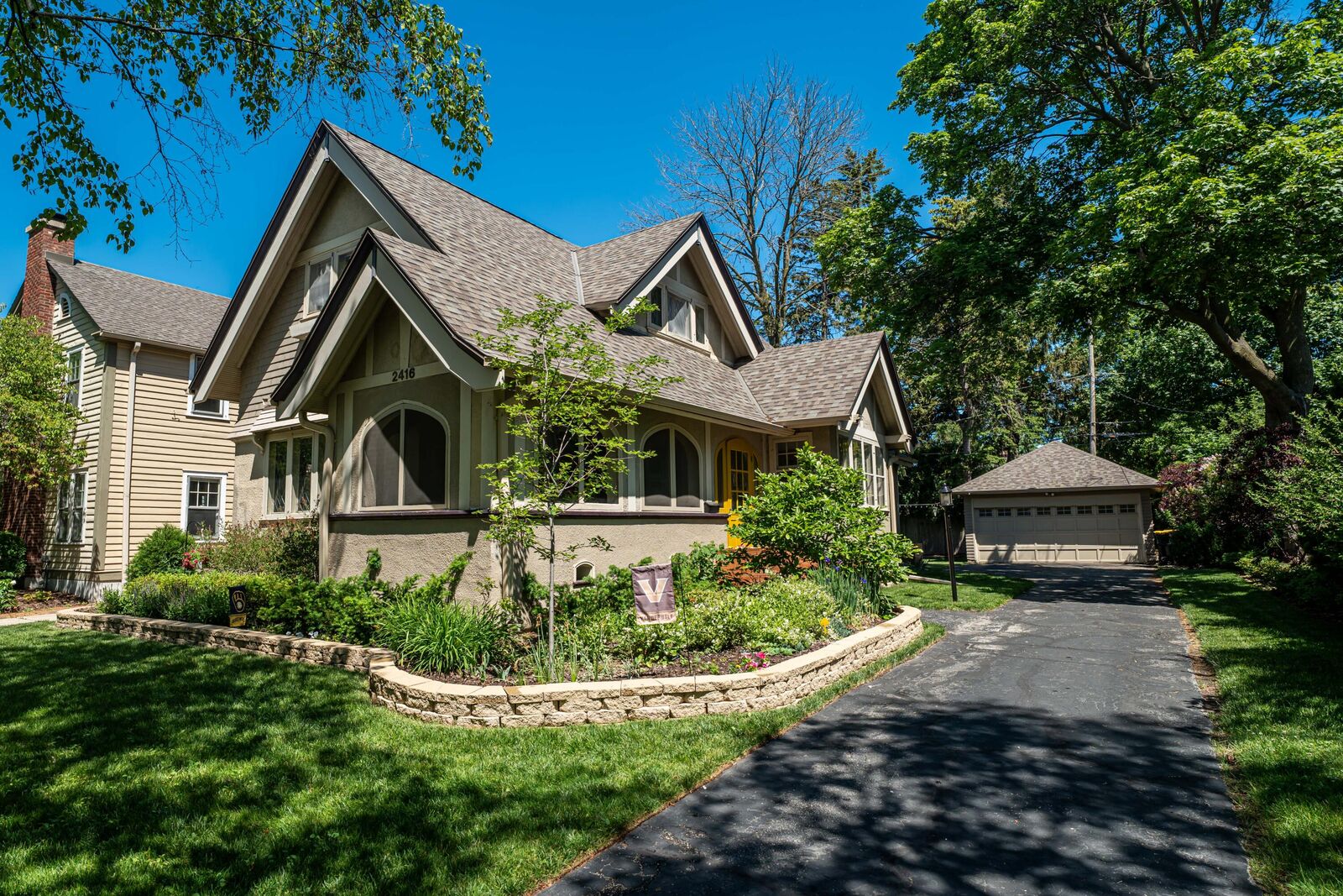 Property Photo:  2416 E Beverly Rd  WI 53211 