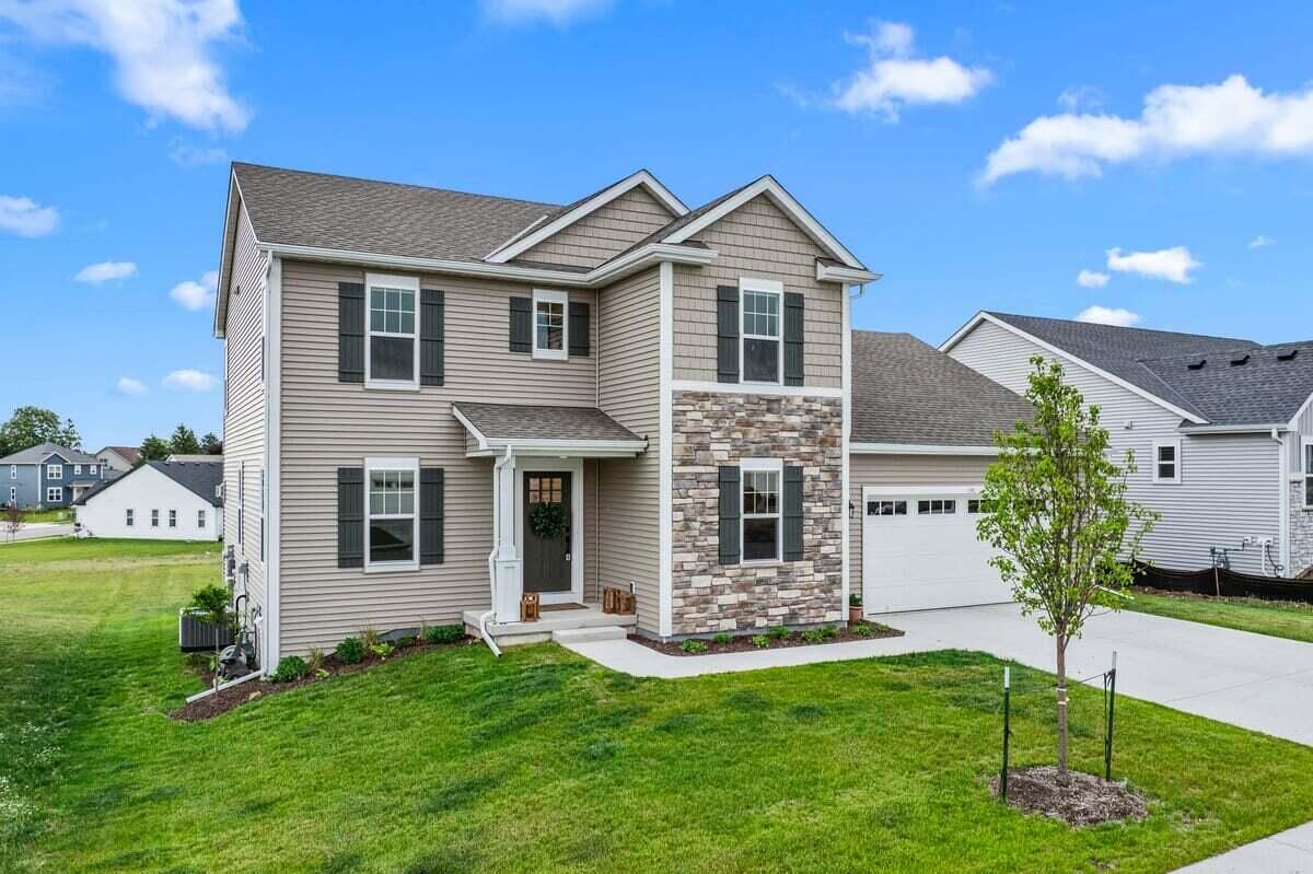Property Photo: 192 Sapphire Ln WI 53080
