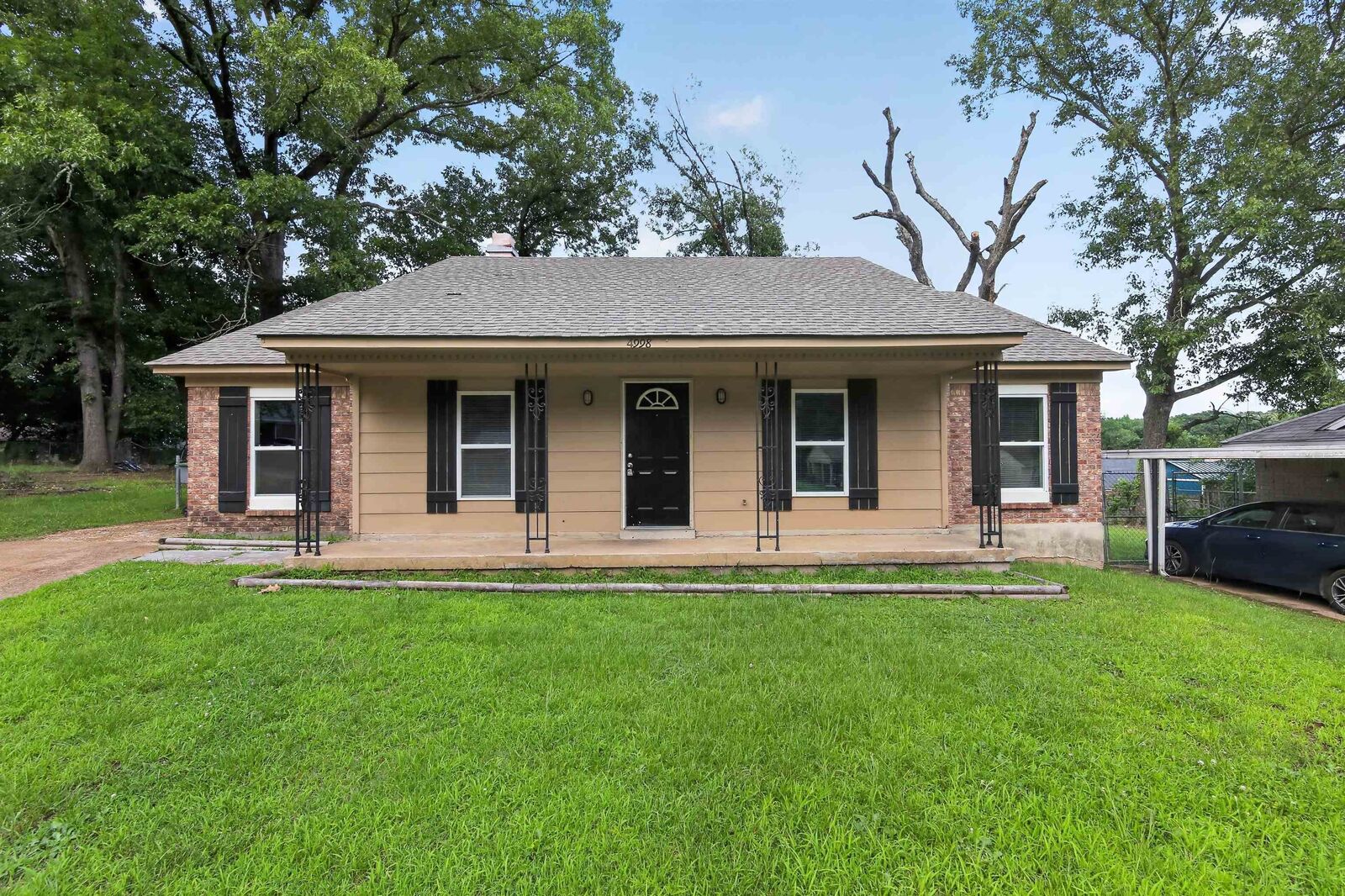 Property Photo:  4998 Penwood Cv  TN 38118 