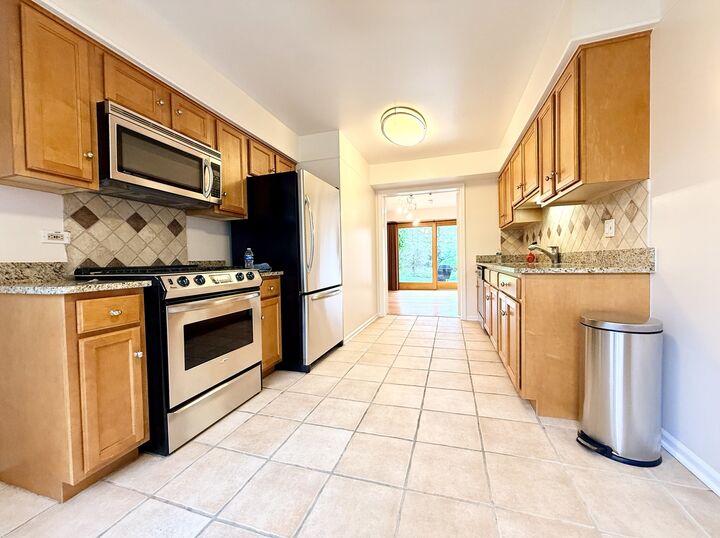 Property Photo: 1846 Mission Hills Lane IL 60062