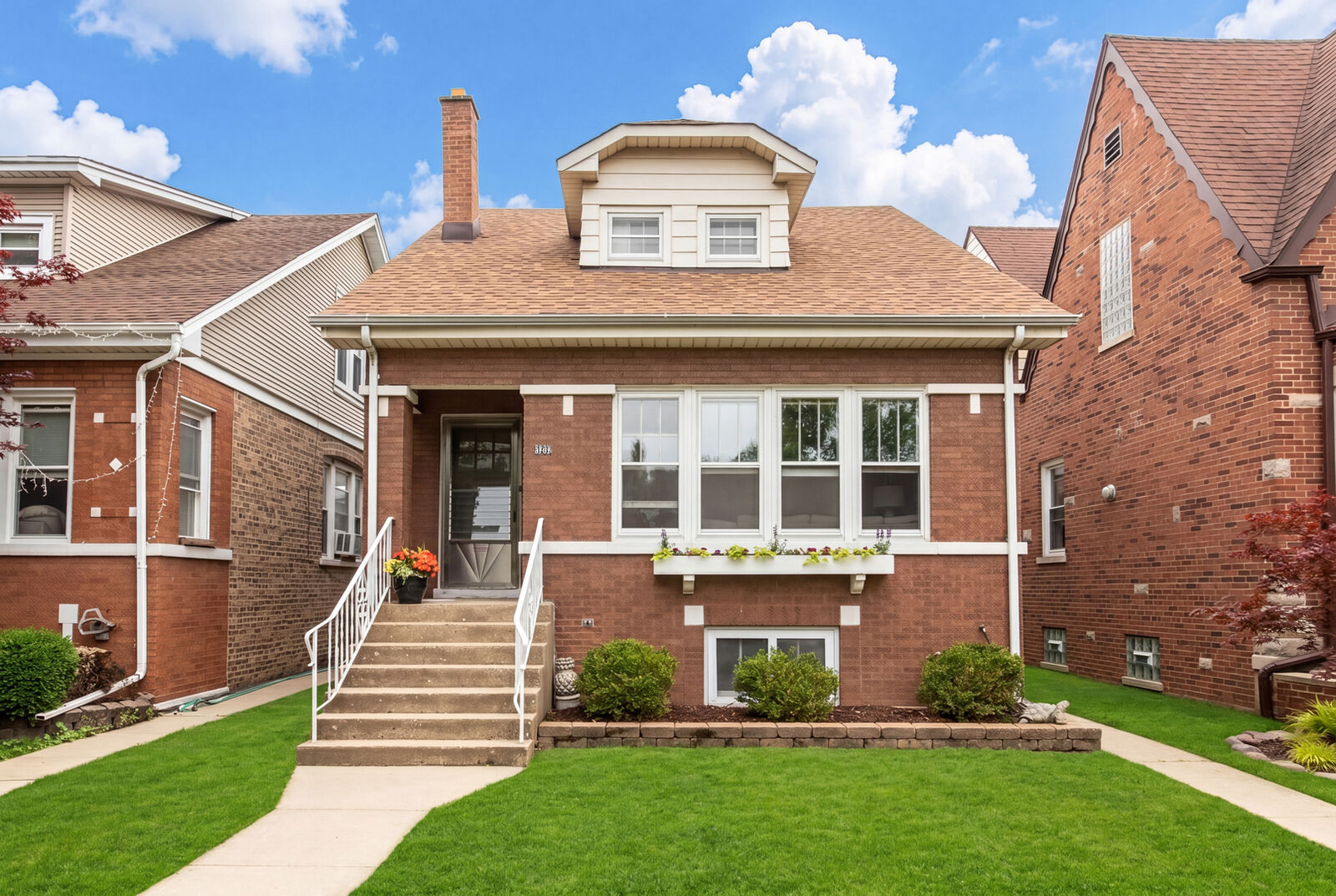 Property Photo:  5035 N Menard Avenue  IL 60630 