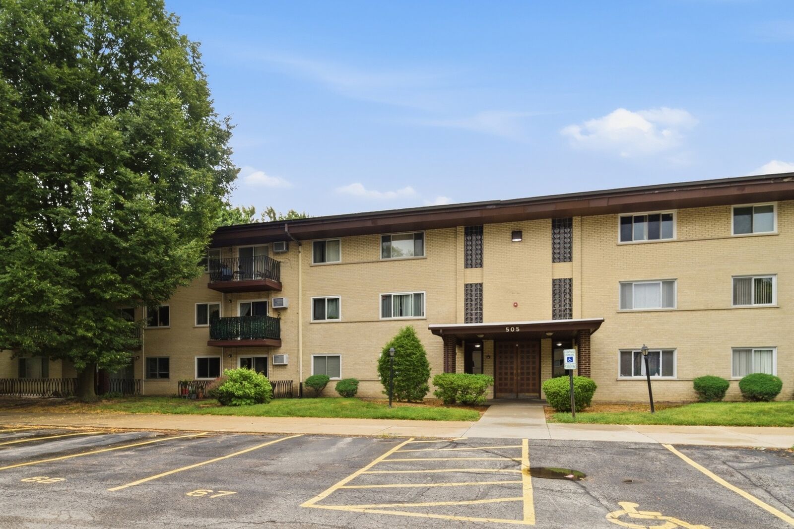 Property Photo:  505 Cleveland Avenue 106  IL 60005 
