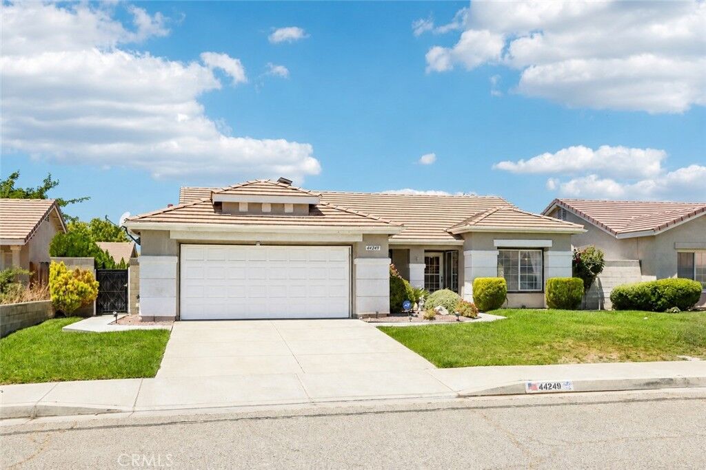 Property Photo: 44249 Brandon Thomas Way CA 93536