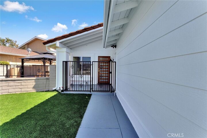 Property Photo:  24852 Lagrima  CA 92692 