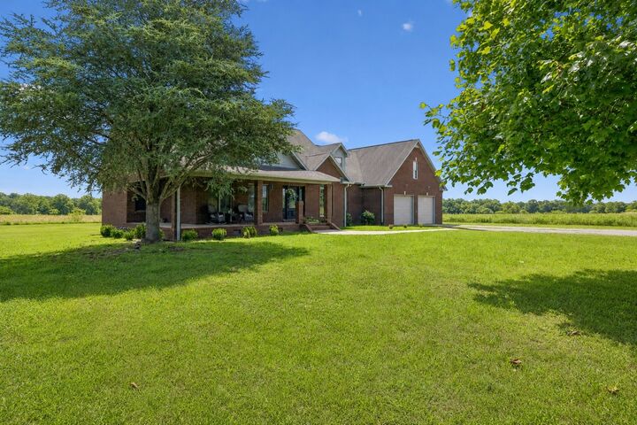 Property Photo:  495 Roy Womack Rd  TN 37166 