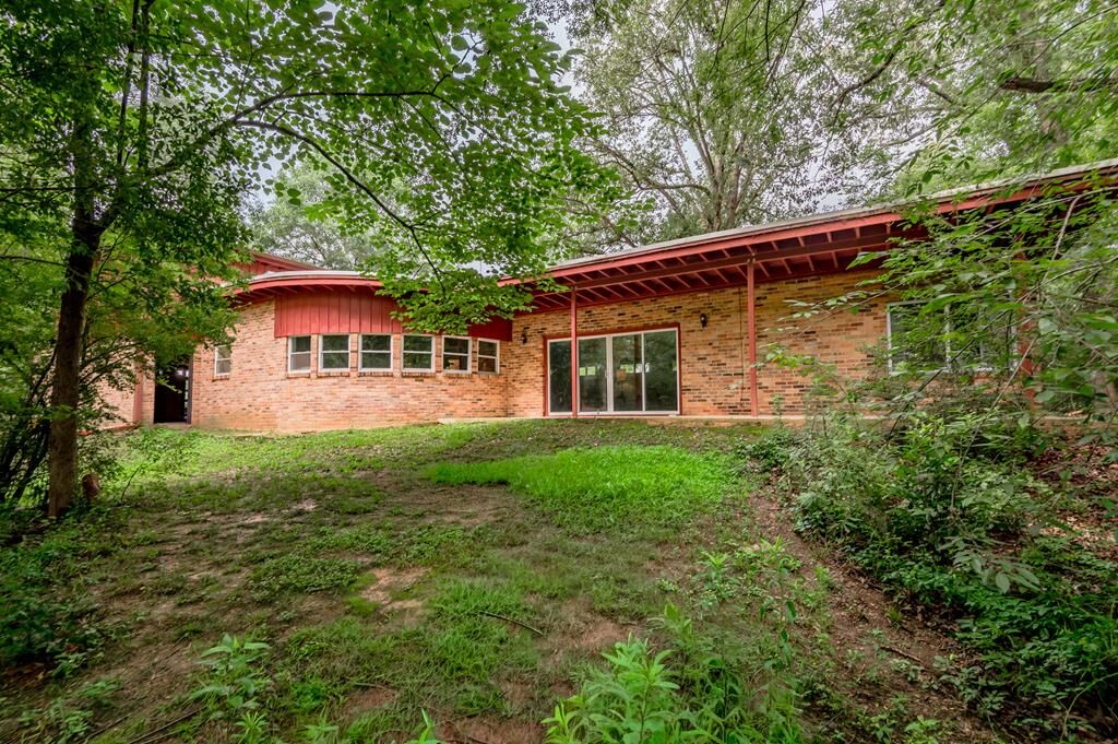 Property Photo: 1121 N Fm 95 TX 75946