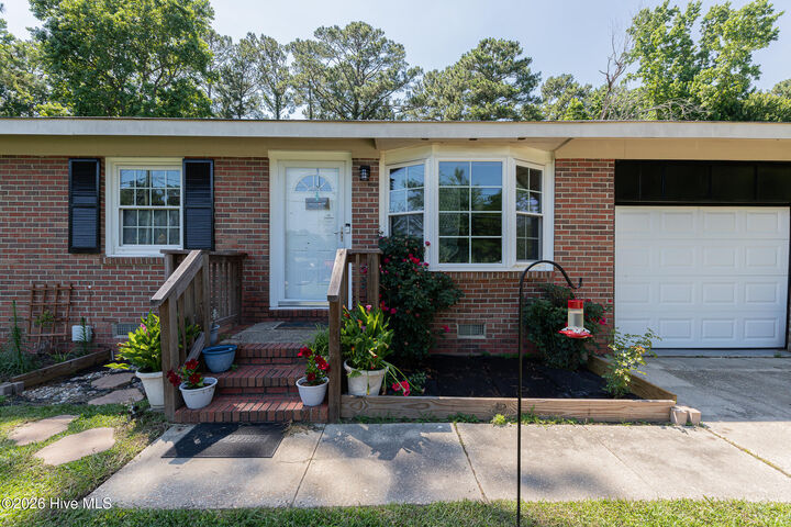 Property Photo:  35 Victoria Road  NC 28546 