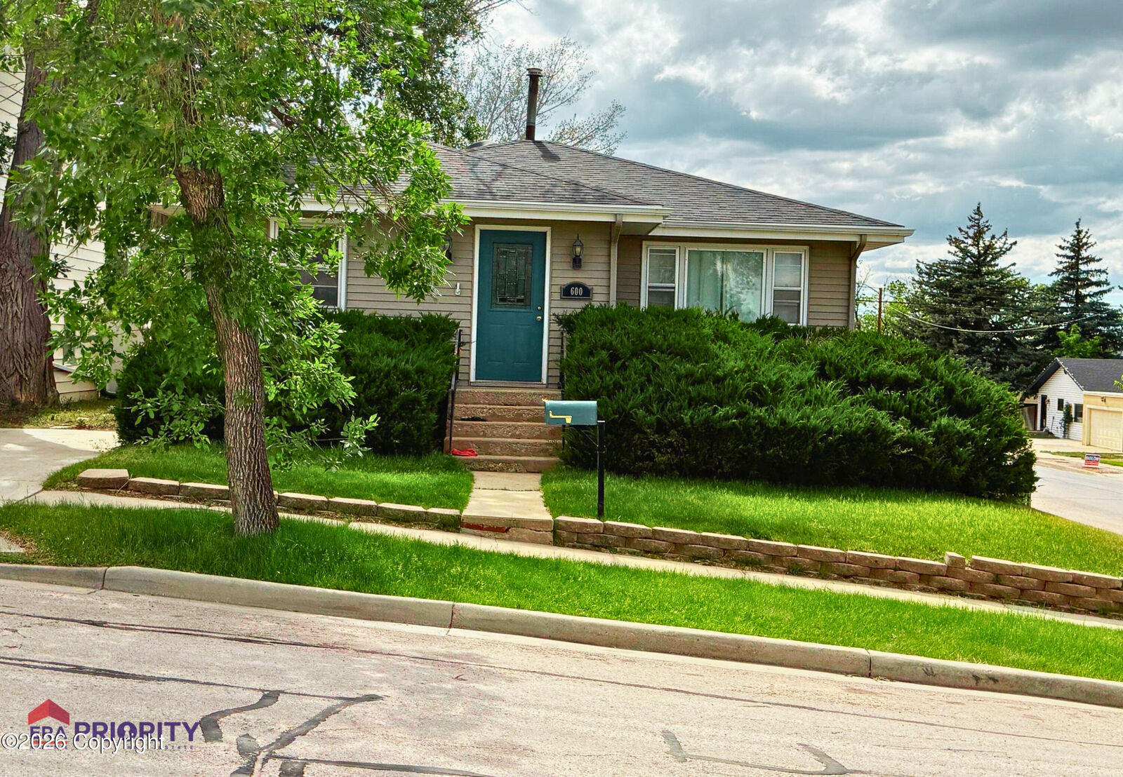 Property Photo:  600 Richards Ave  WY 82716 
