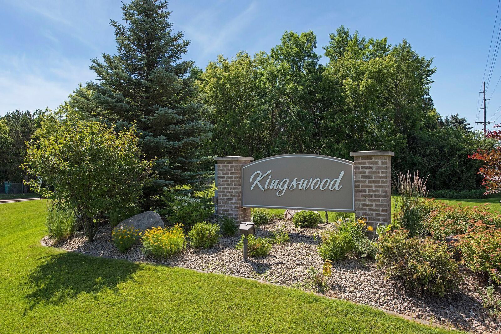 Property Photo:  95 Holly Lane N  MN 55447 