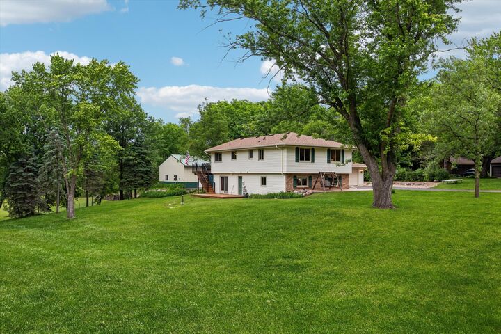 Property Photo: 7160 Creekwood Lane MN 55372