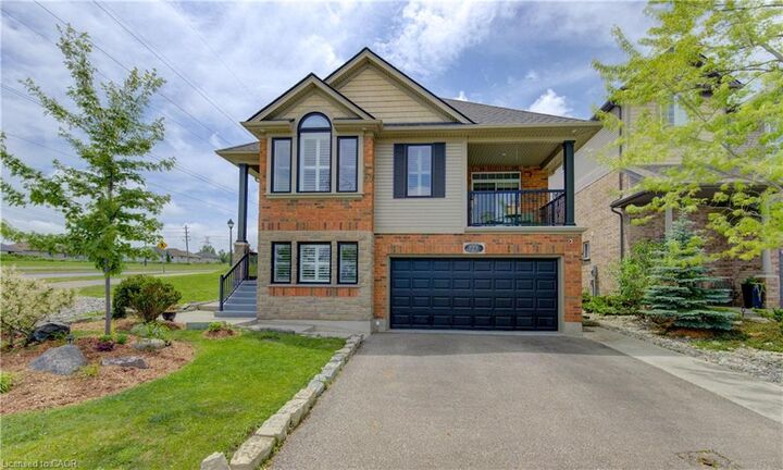 Property Photo: 725 Zurich Drive ON N2V 2V4