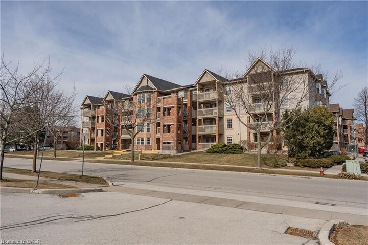 Property Photo:  4015 Kilmer Drive 406  ON L7M 4M4 