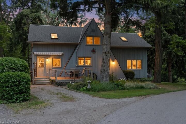 Property Photo: 12 Maple Boulevard ON N3Y 4K2